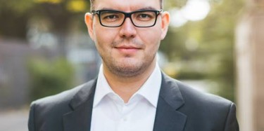 Alexander Oelling